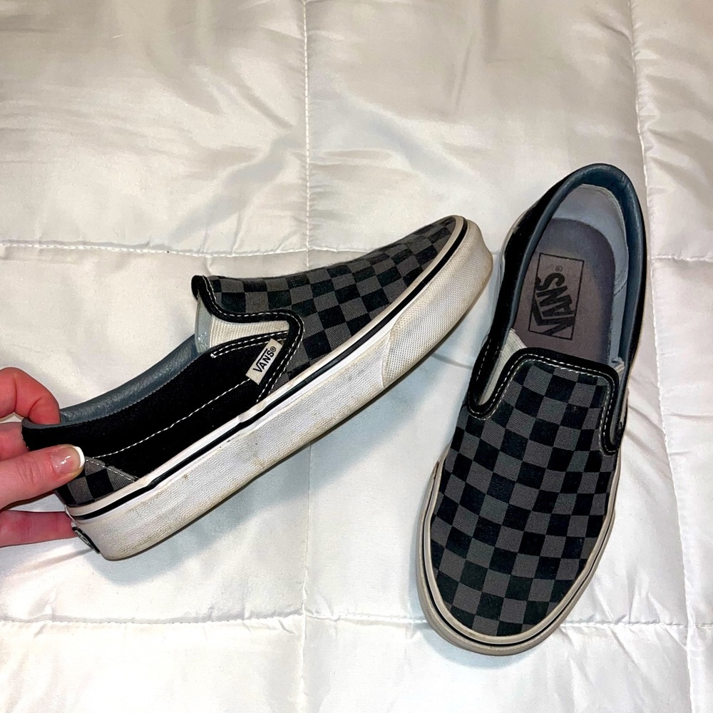 Back and gray checkered vans